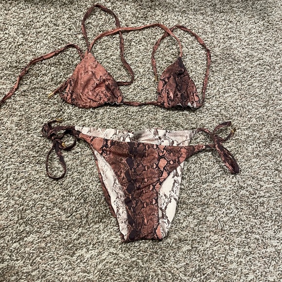 PQ Reversible Bikini Top + Bottom - Picture 3 of 6